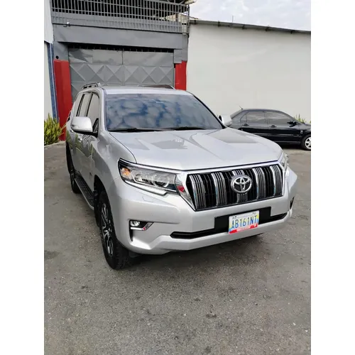 Toyota Land Cruiser Prado 2022 Plateado Girardot