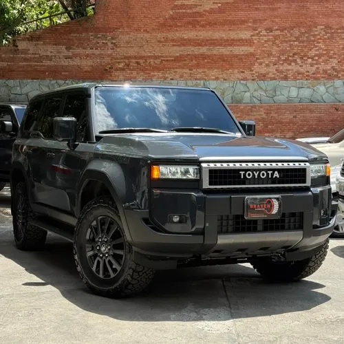 Toyota Land Cruiser Prado 2024 Gris Caracas