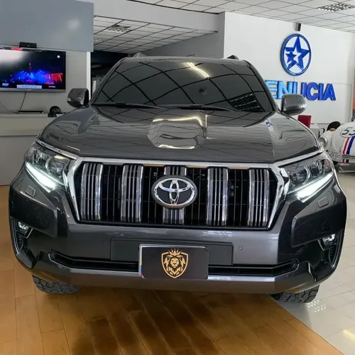 Toyota Land Cruiser Prado VX 2023 Gris Girardot