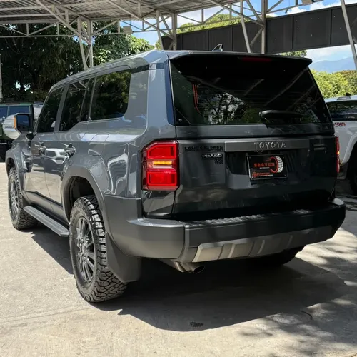 Toyota Land Cruiser Prado 2024 Gris Caracas