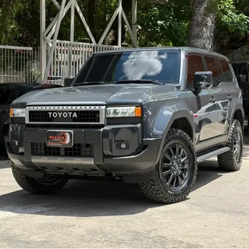 Toyota Land Cruiser Prado 2024 Gris Caracas