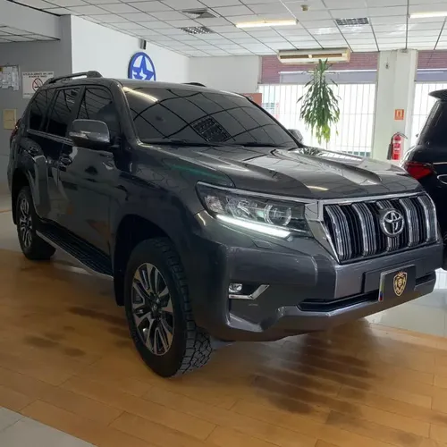 Toyota Land Cruiser Prado VX 2023 Gris Girardot