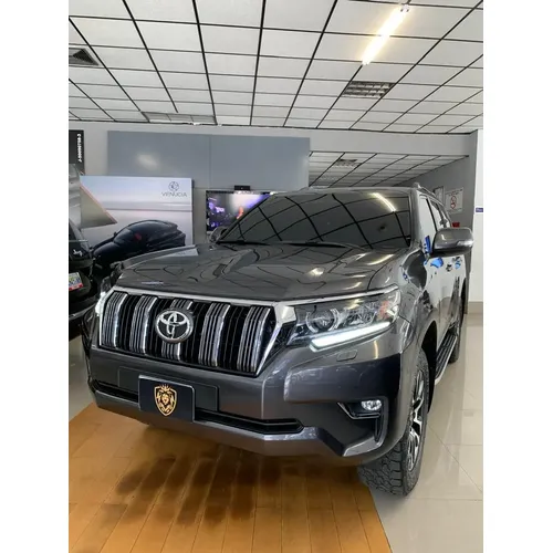 Toyota Land Cruiser Prado VX 2023 Gris Girardot