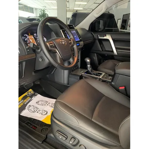 Toyota Land Cruiser Prado VX 2023 Gris Girardot