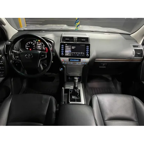 Toyota Prado VX 2022 Plateado Caracas