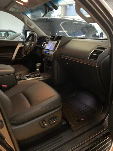 Toyota Land Cruiser Prado VX 2023 Gris Girardot