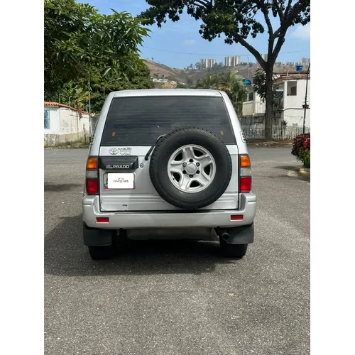 Toyota Land Cruiser Prado 2005 Plateado Caracas