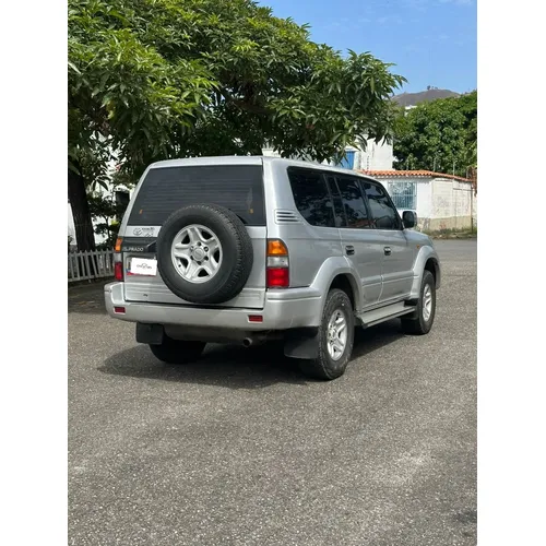 Toyota Land Cruiser Prado 2005 Plateado Caracas