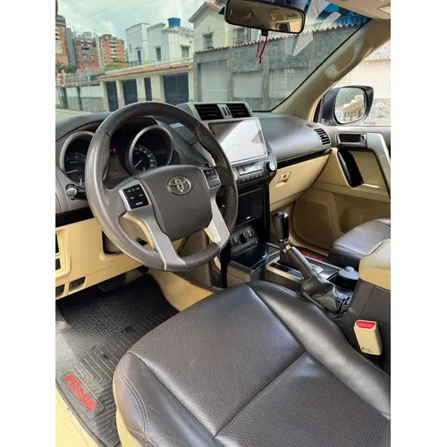 Toyota Land Cruiser Prado EX.R 2014 Plateado Caracas