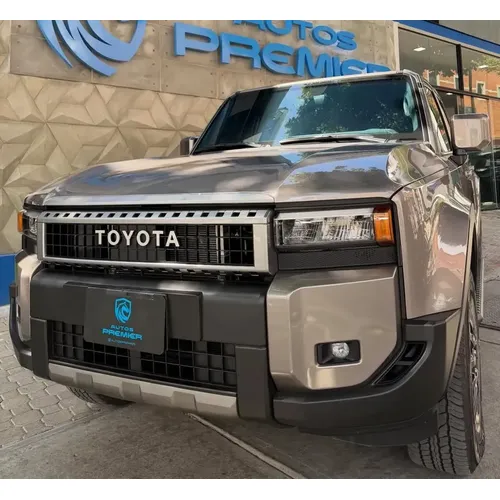 Toyota Land Cruiser Prado 2025 Plateado Caracas