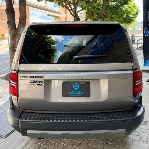 Toyota Land Cruiser Prado 2025 Plateado Caracas