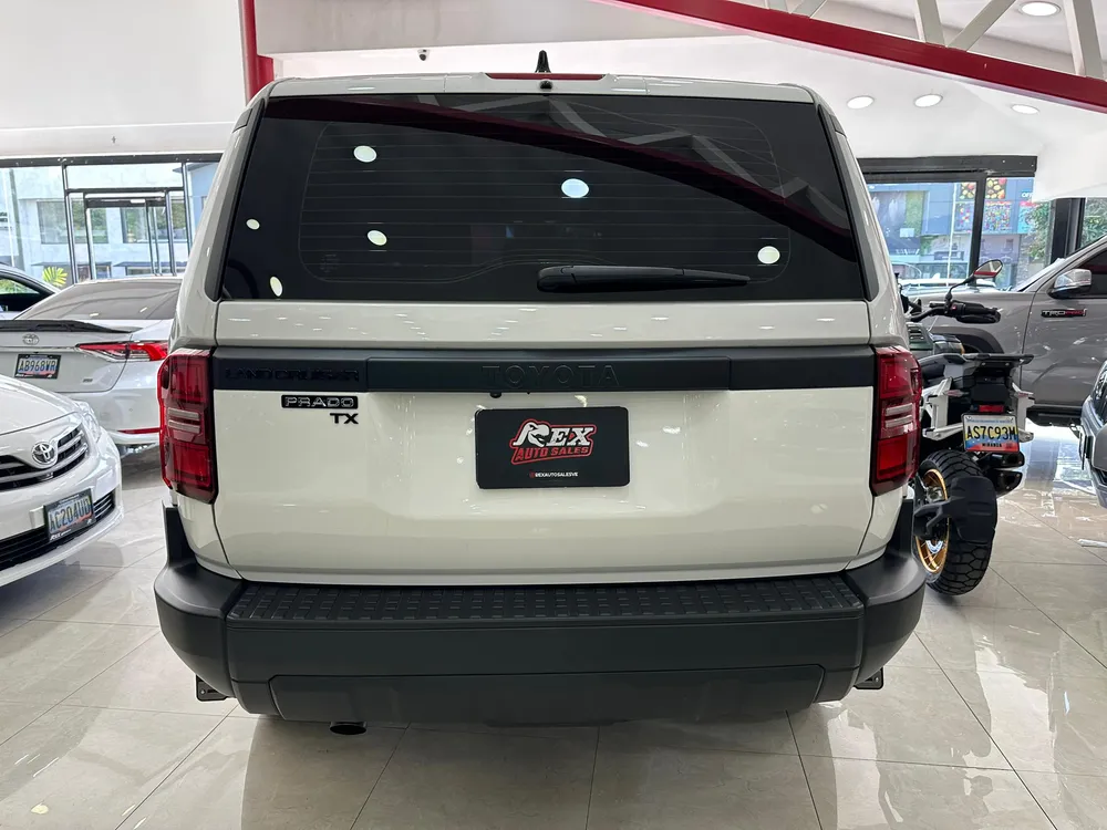 Toyota Prado TX 2025 Blanco Caracas
