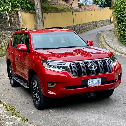Toyota Prado VX 2023 Rojo Caracas