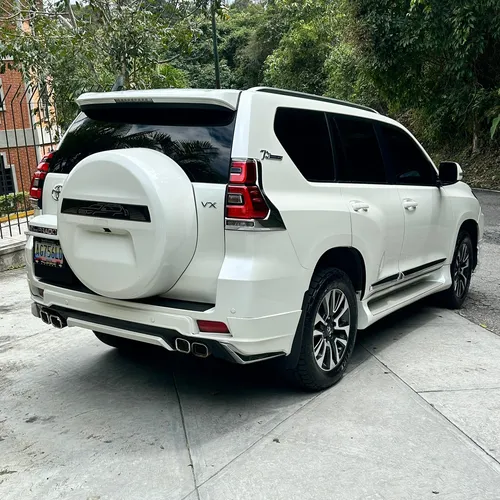 Toyota Prado VX 2022 Blanco Caracas