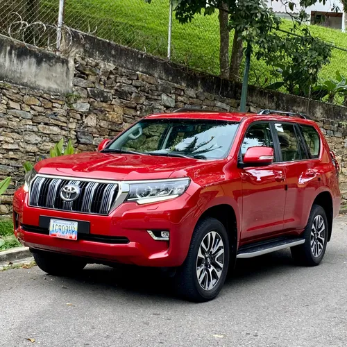 Toyota Prado VX 2023 Rojo Caracas