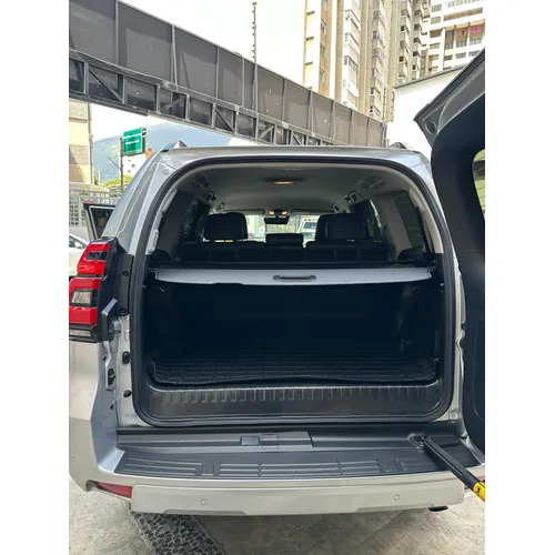 Toyota Prado VX 2024 Plateado Caracas
