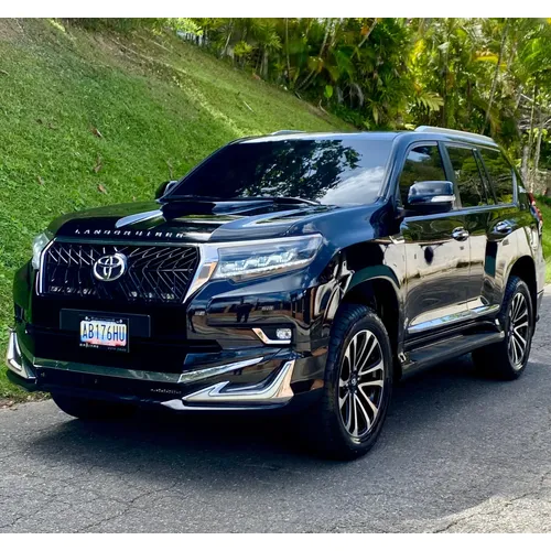 Toyota Prado VX 2022 Negro Caracas