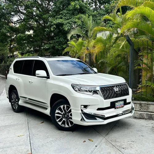 Toyota Prado VX 2022 Blanco Caracas