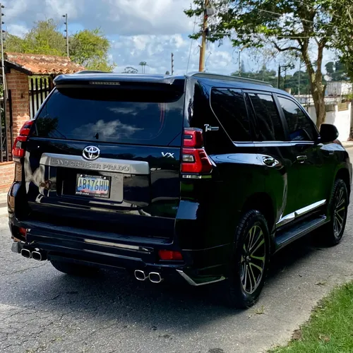 Toyota Prado VX 2022 Negro Caracas