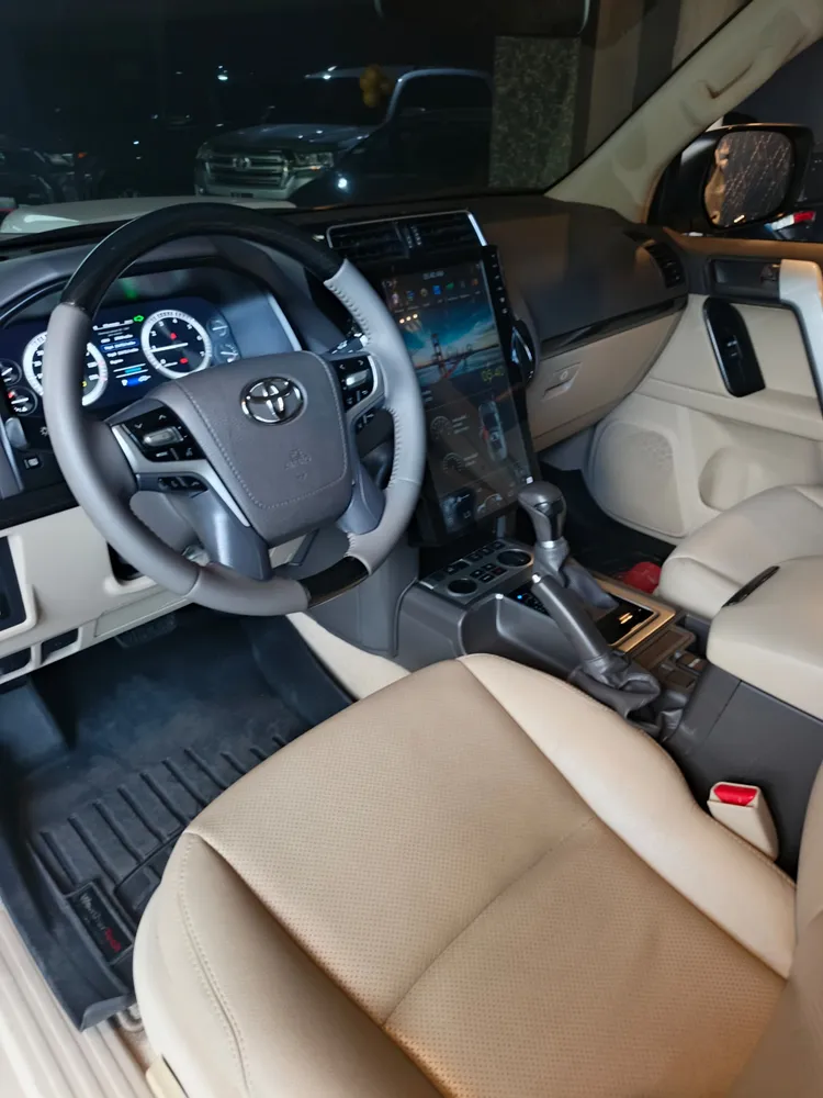 Toyota Prado VX 2022 Blanco Caracas