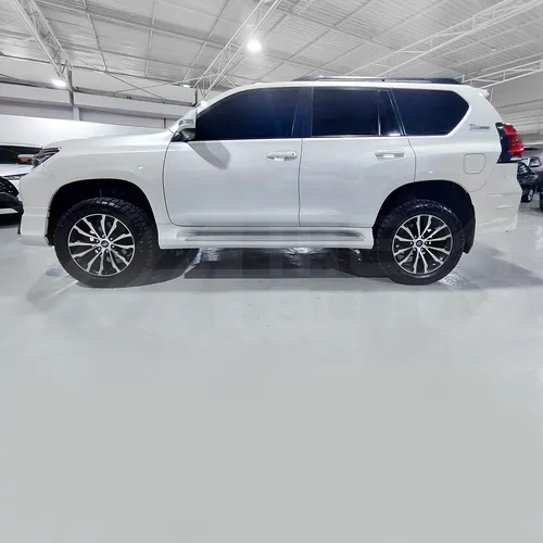 Toyota Land Cruiser Prado VX 2022 Blanco Caracas