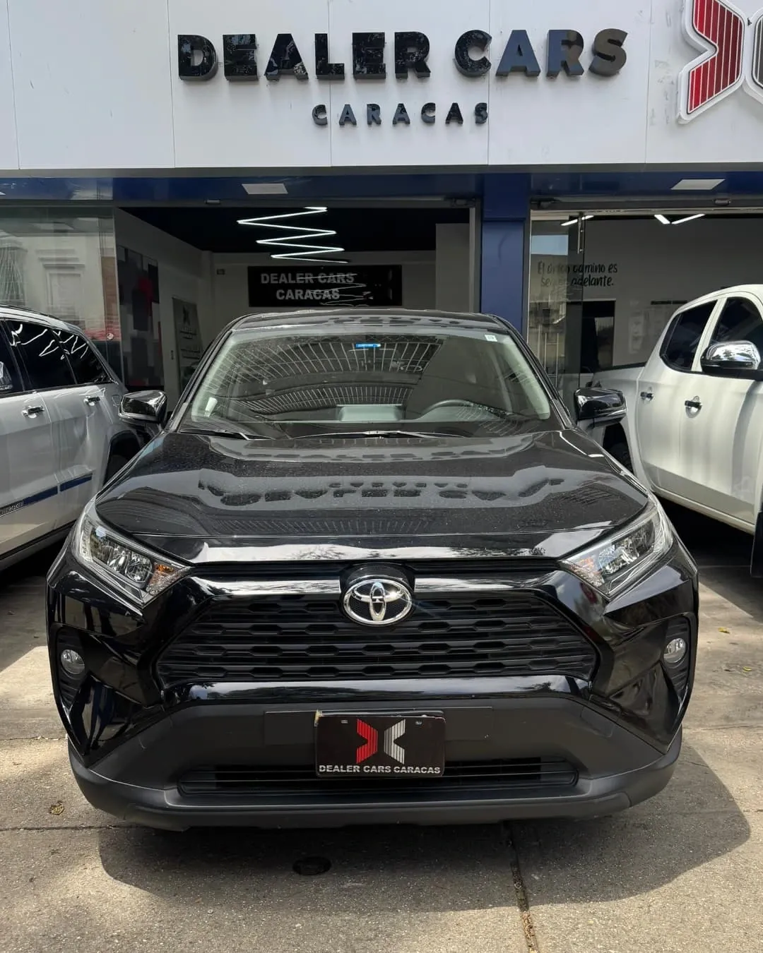 Toyota RAV4 2022 automática Negra