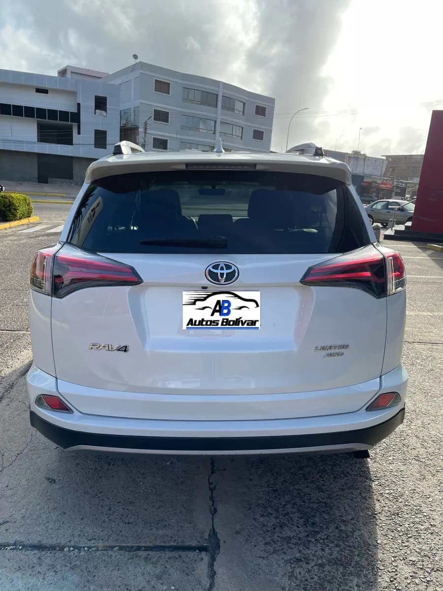 Toyota RAV4 Limited 2017 4x4 Blanco