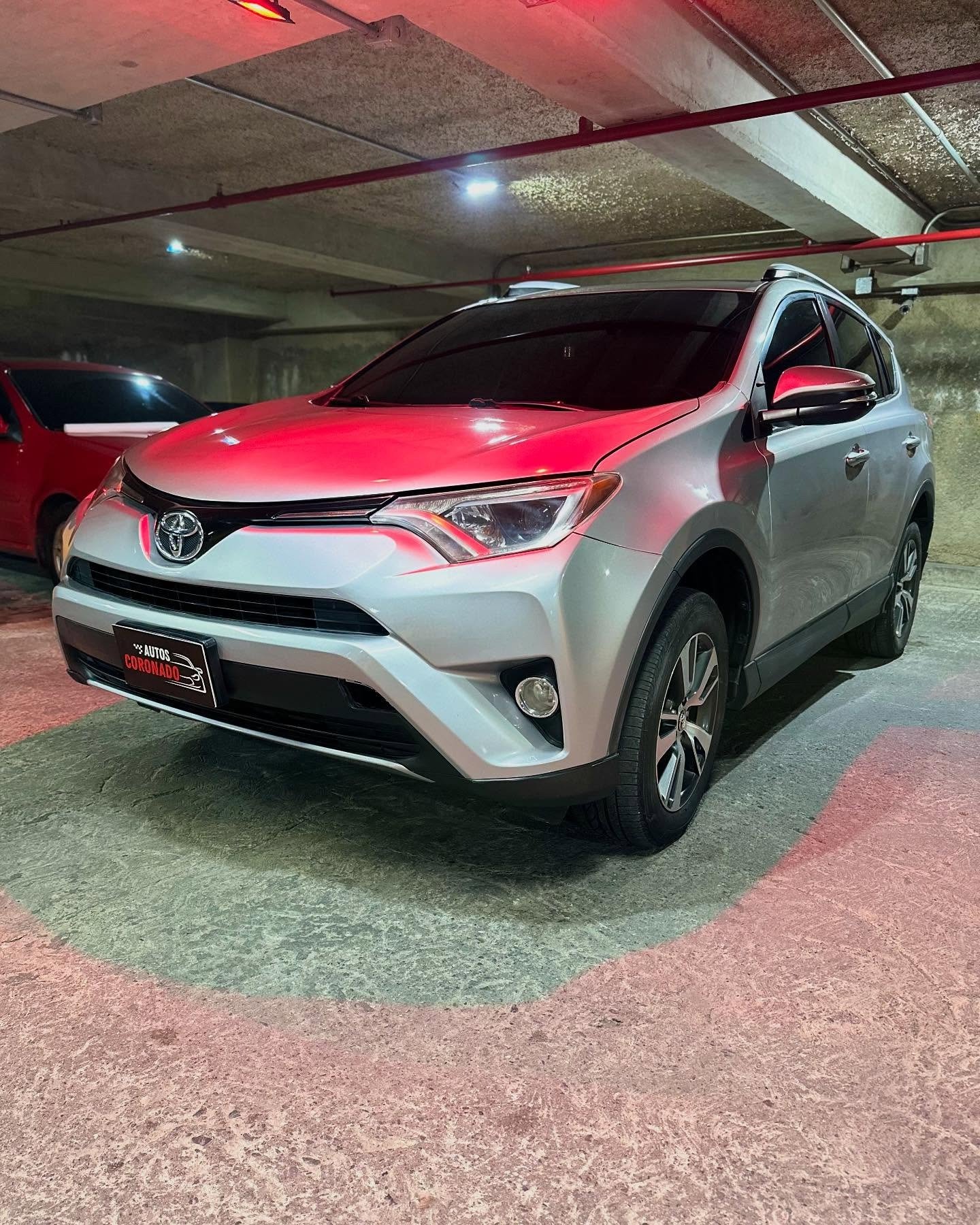 Toyota RAV4 XLE 2016 Plata