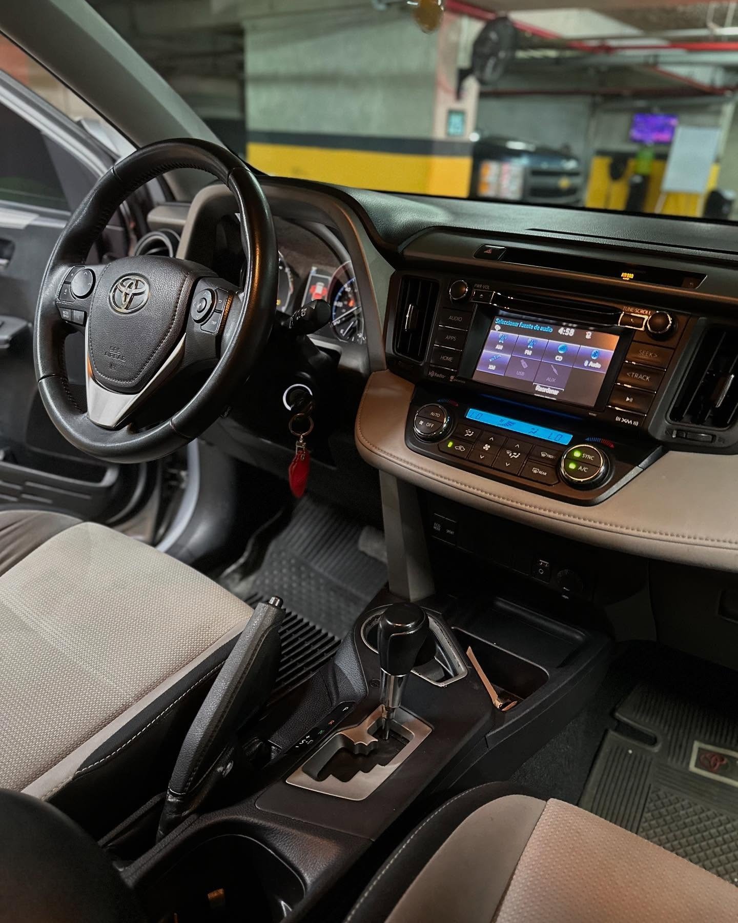 Toyota RAV4 XLE 2016 Plata