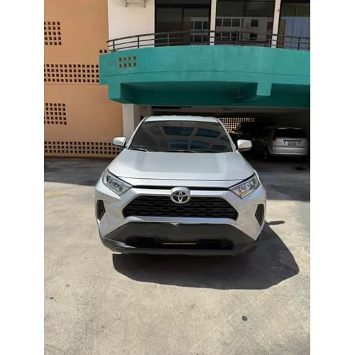 Toyota RAV4 XLE 2023 Gris Valencia2