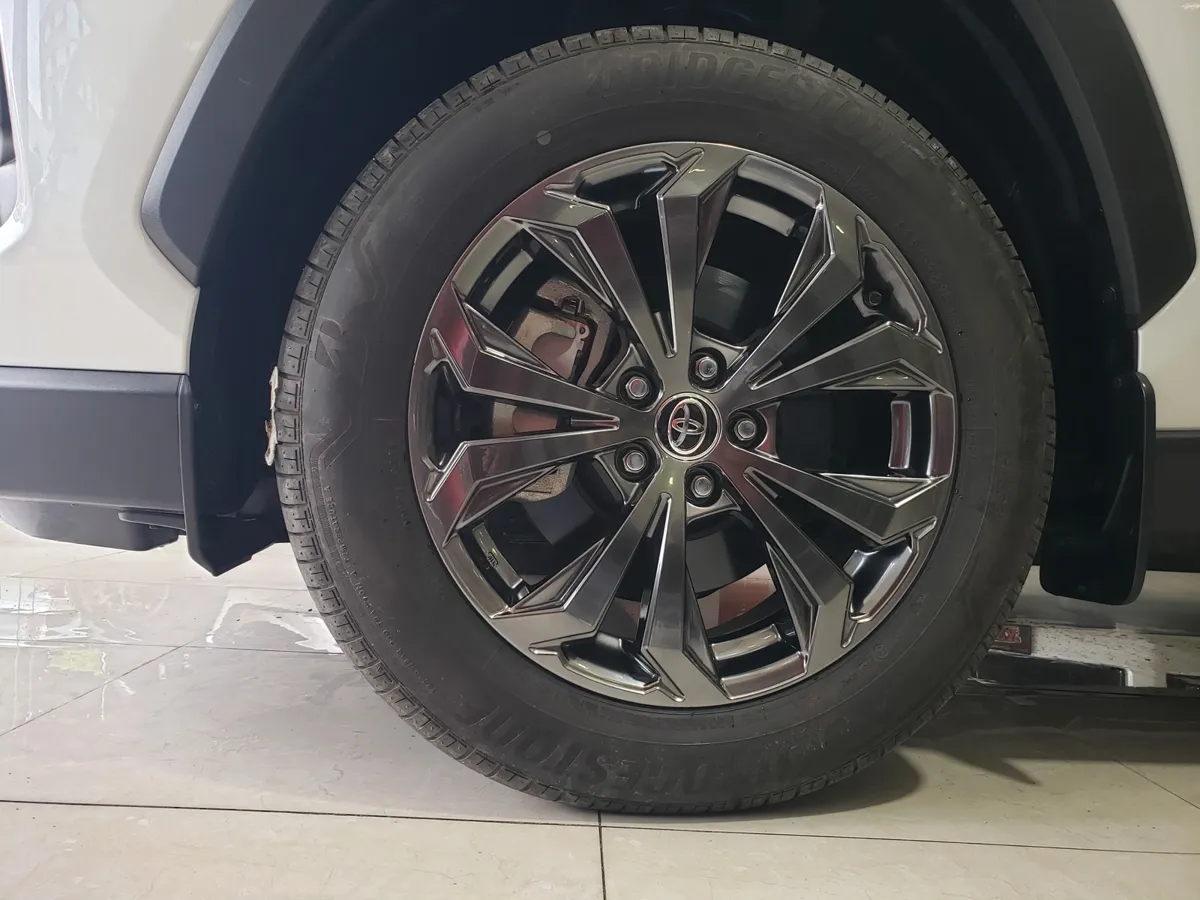 Toyota RAV4 suv 2024 blanco12