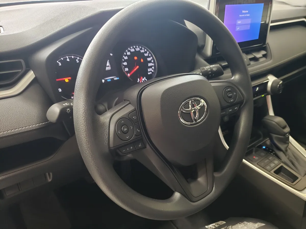 Toyota RAV4 suv 2024 blanco4