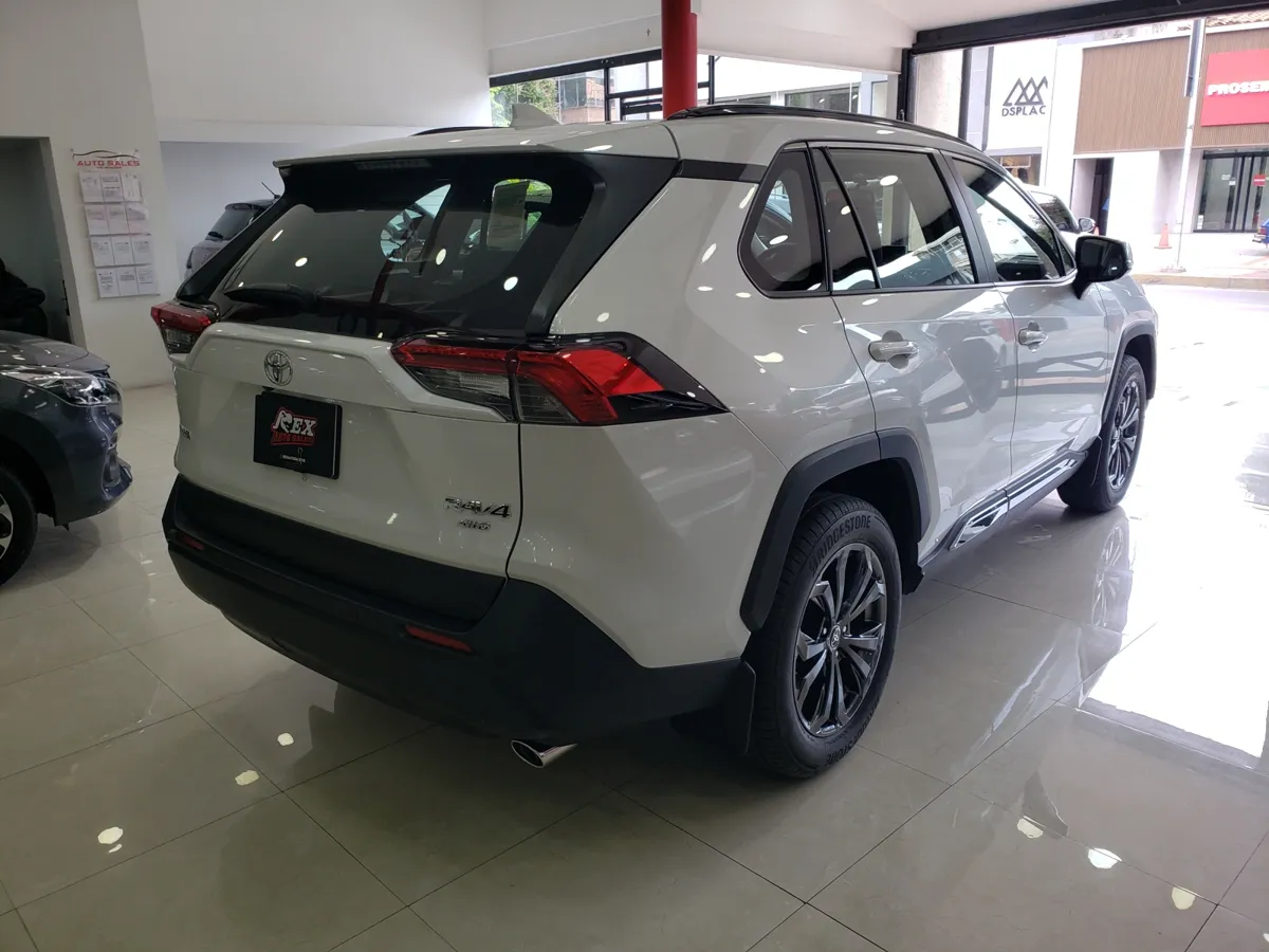 Toyota RAV4 2024 Blanco Caracas