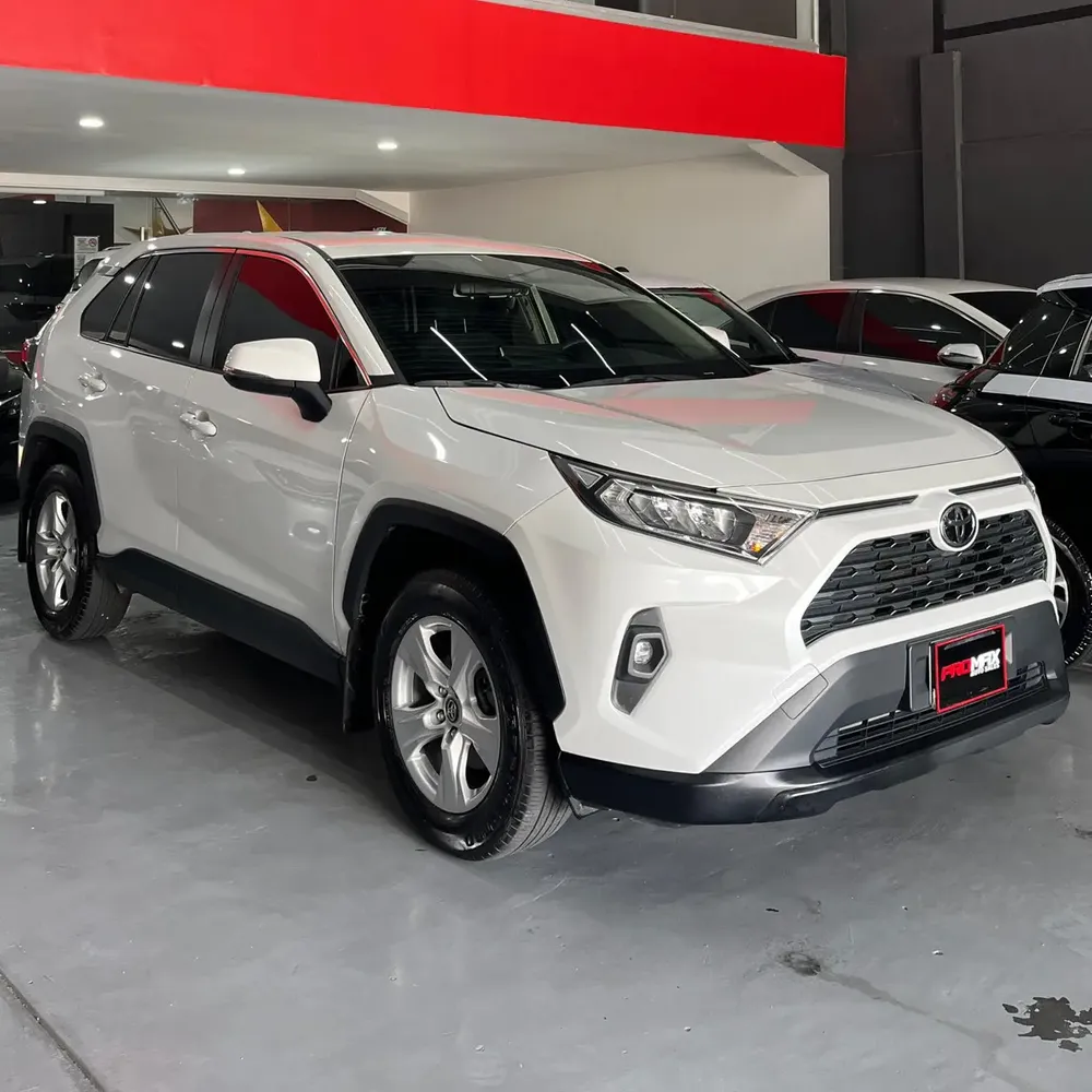 Toyota RAV4 XLE 2023 Negro Maracaibo