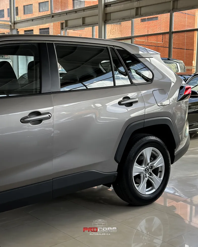 Toyota RAV4 2025 Dorado Caracas