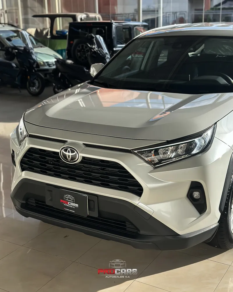 Toyota RAV4 2025 Blanco Caracas