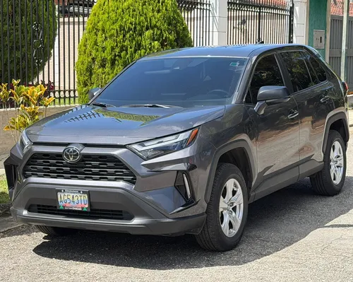 Toyota RAV4 2024 Gris Caracas