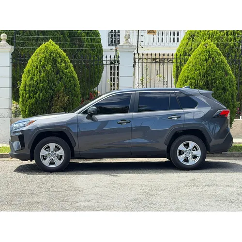 Toyota RAV4 2024 Gris Caracas