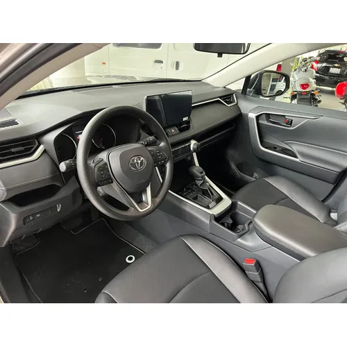 Toyota RAV4 2025 Gris Caracas