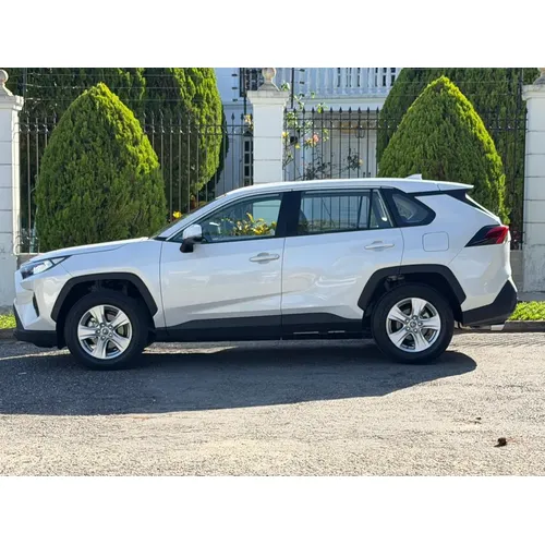 Toyota RAV4 2025 Blanco Caracas