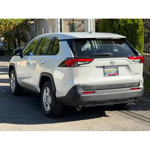 Toyota RAV4 2025 Blanco Caracas