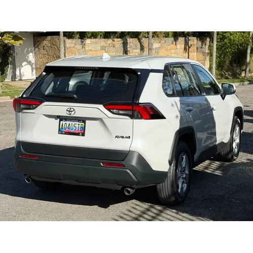 Toyota RAV4 2025 Blanco Caracas