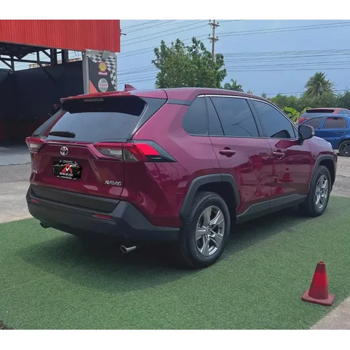 Toyota RAV4 2022 Rojo Lechería