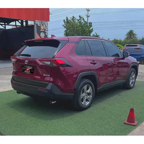 Toyota RAV4 2022 Rojo Lechería