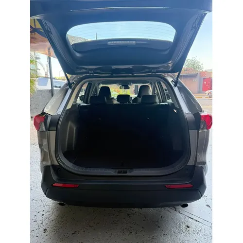 Toyota RAV4 2025 Plateado Caracas