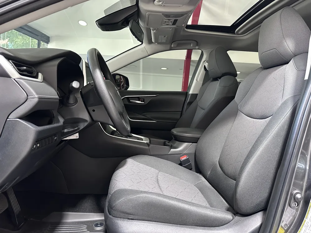 Toyota RAV4 2023 Gris Caracas