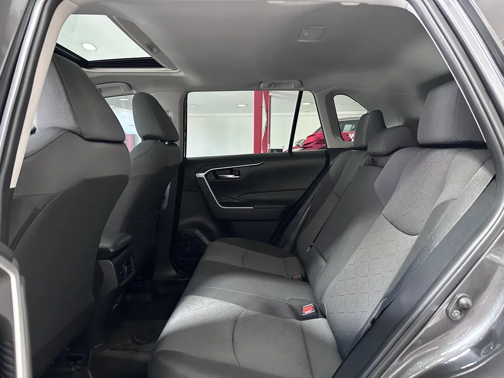 Toyota RAV4 2023 Gris Caracas
