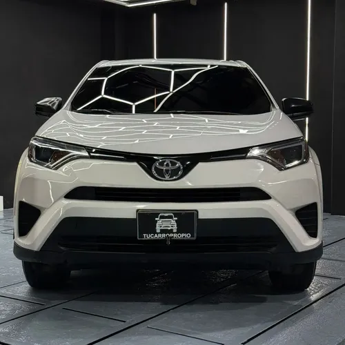 Toyota RAV4 LE 2016 Blanco Caracas