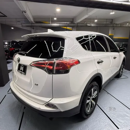 Toyota RAV4 LE 2016 Blanco Caracas
