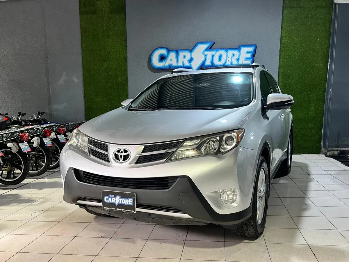 Toyota RAV4 Limited 2015 Plateado Caracas